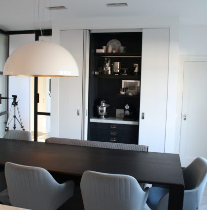 Keuken met spoeleiland van marmer