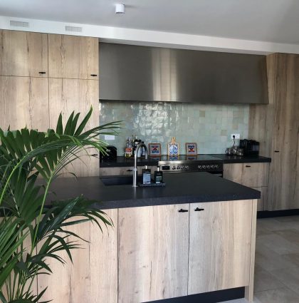 Keuken gemaakt van Feelwood